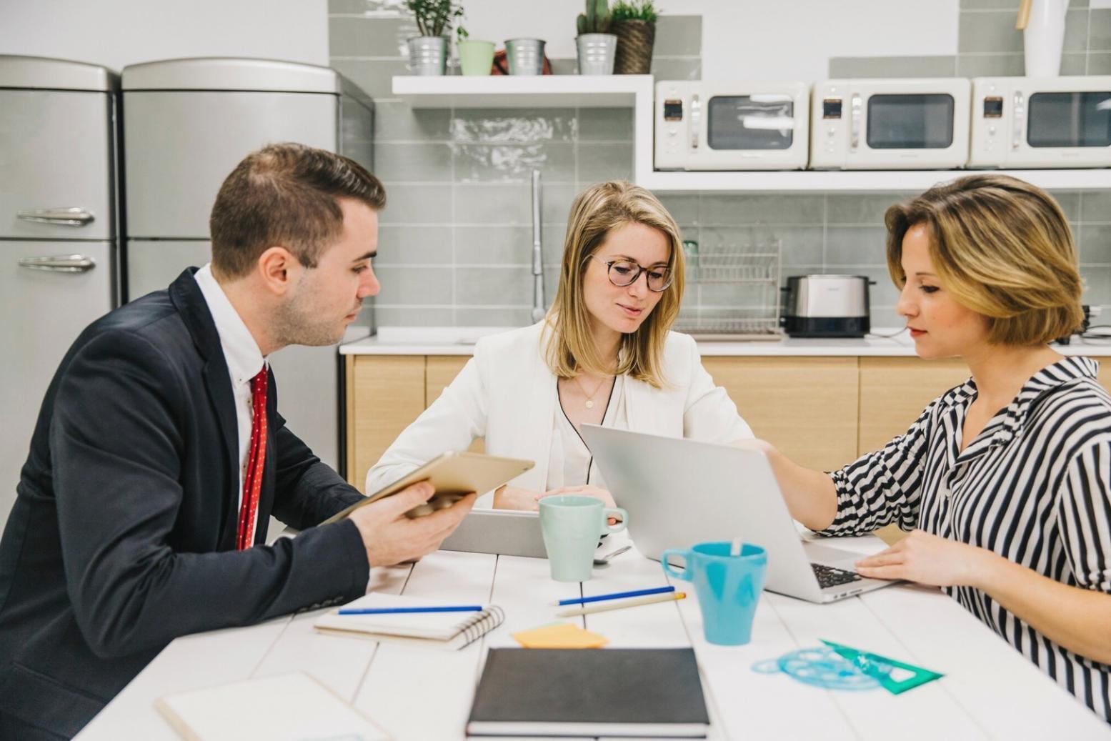 Espace de travail collaboratif pour entrepreneurs en formation